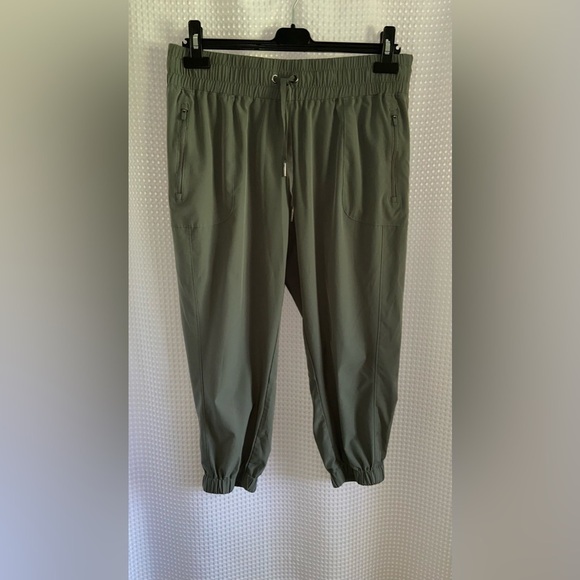 Women’s Kyodan army green KEEP IT MOVING crop pants size Large - Picture 4 of 15